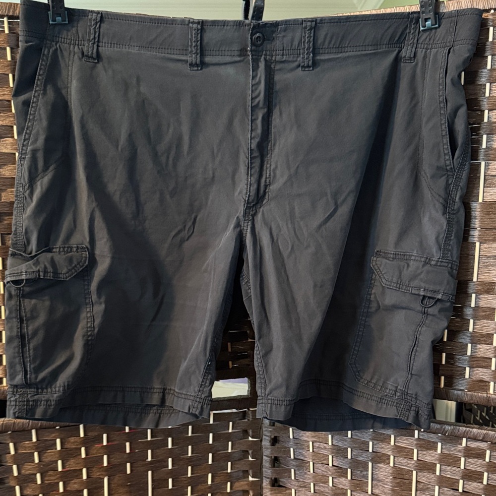 Lee Men's Black Cargo Shorts with Utility Pockets